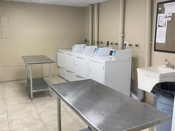 900 NE 18th Ave 1004, Fort Lauderdale FL 33304