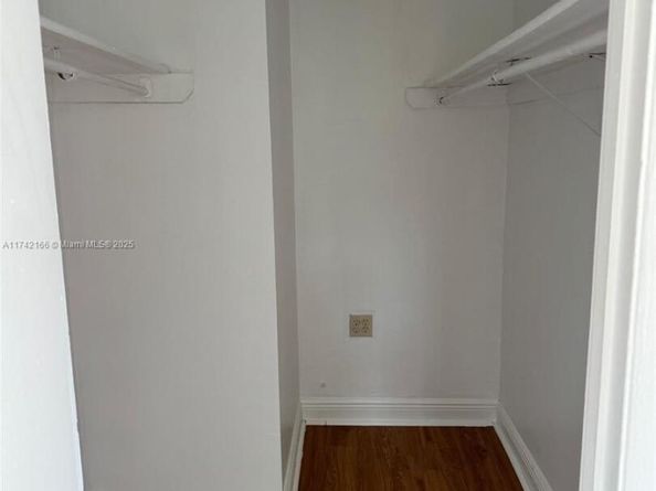 484 NW 165th St Rd A516, Miami FL 33169