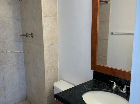 484 NW 165th St Rd A516, Miami FL 33169