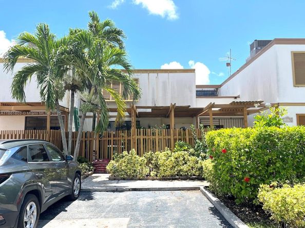 13190 SW 10th Ter, Miami FL 33184