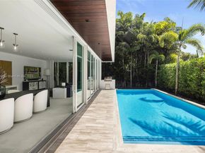 4433 N Bay Rd, Miami Beach FL 33140