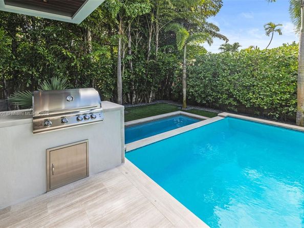 4433 N Bay Rd, Miami Beach FL 33140