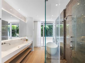 4433 N Bay Rd, Miami Beach FL 33140