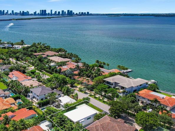 4433 N Bay Rd, Miami Beach FL 33140