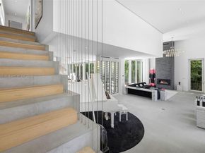 4433 N Bay Rd, Miami Beach FL 33140