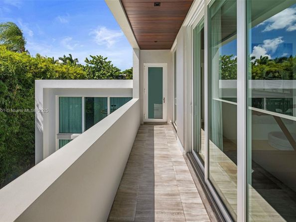 4433 N Bay Rd, Miami Beach FL 33140