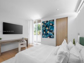 4433 N Bay Rd, Miami Beach FL 33140