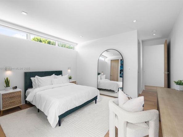 4433 N Bay Rd, Miami Beach FL 33140