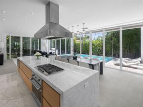 4433 N Bay Rd, Miami Beach FL 33140