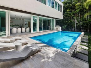 4433 N Bay Rd, Miami Beach FL 33140