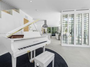 4433 N Bay Rd, Miami Beach FL 33140