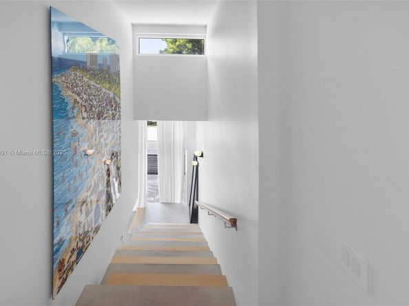 4433 N Bay Rd, Miami Beach FL 33140