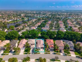 15819 NW 4th St, Pembroke Pines FL 33028