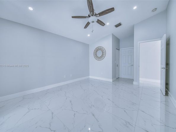15819 NW 4th St, Pembroke Pines FL 33028