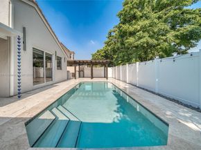 15819 NW 4th St, Pembroke Pines FL 33028