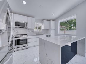 15819 NW 4th St, Pembroke Pines FL 33028