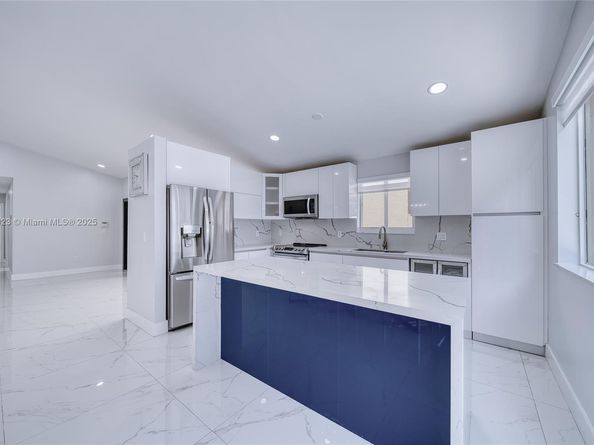15819 NW 4th St, Pembroke Pines FL 33028