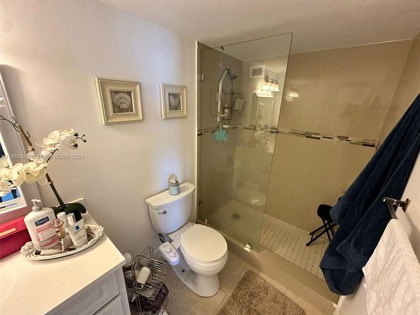 2201 S Ocean Dr 904, Hollywood FL 33019