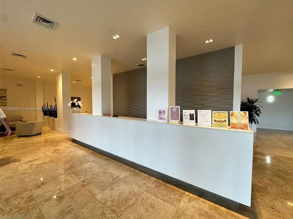 2201 S Ocean Dr 904, Hollywood FL 33019