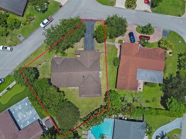 8022 NW 84th Ter, Tamarac FL 33321