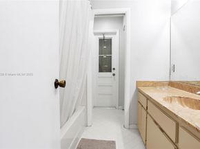 8022 NW 84th Ter, Tamarac FL 33321