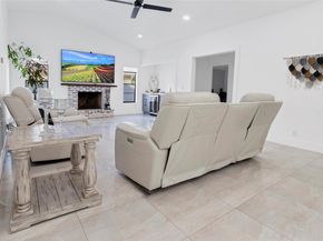8022 NW 84th Ter, Tamarac FL 33321