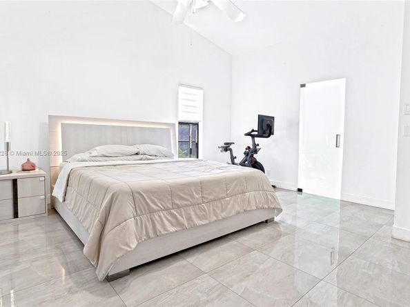 8022 NW 84th Ter, Tamarac FL 33321