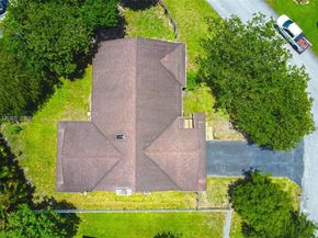 8022 NW 84th Ter, Tamarac FL 33321