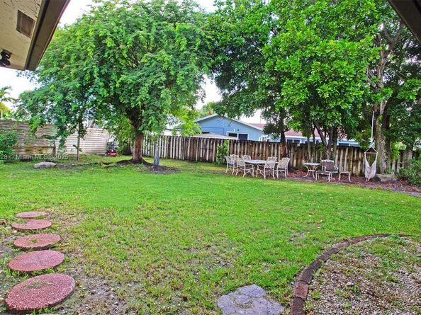 8022 NW 84th Ter, Tamarac FL 33321
