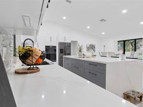 8022 NW 84th Ter, Tamarac FL 33321