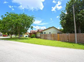 8022 NW 84th Ter, Tamarac FL 33321