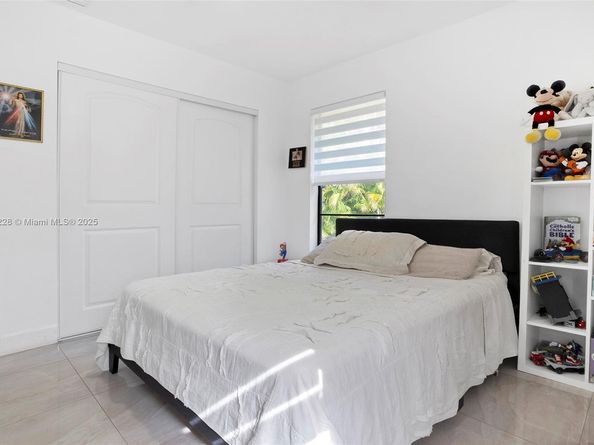 8022 NW 84th Ter, Tamarac FL 33321