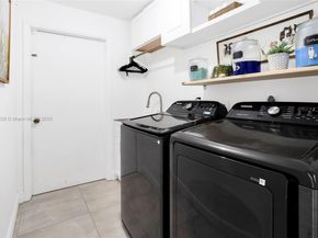 8022 NW 84th Ter, Tamarac FL 33321