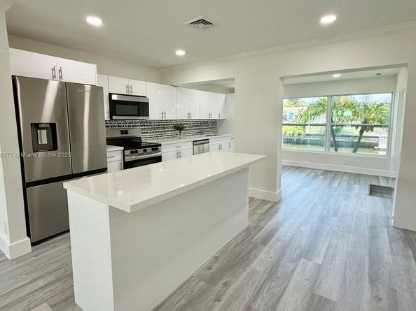 1840 NW 32nd St, Oakland Park FL 33309