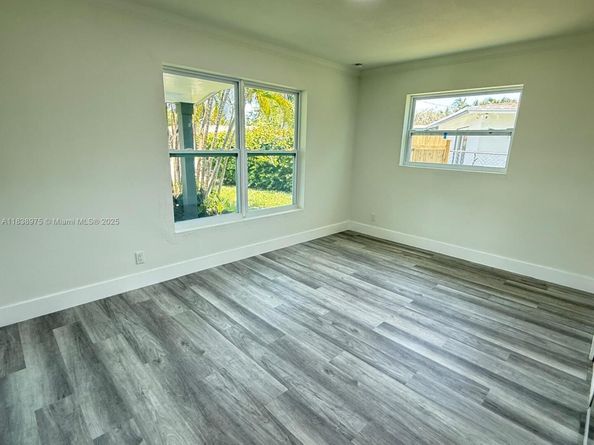1840 NW 32nd St, Oakland Park FL 33309