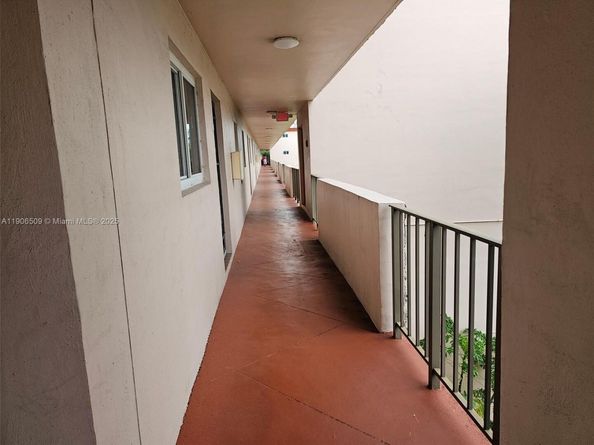 1103 NW 58th Ter 417, Sunrise FL 33313