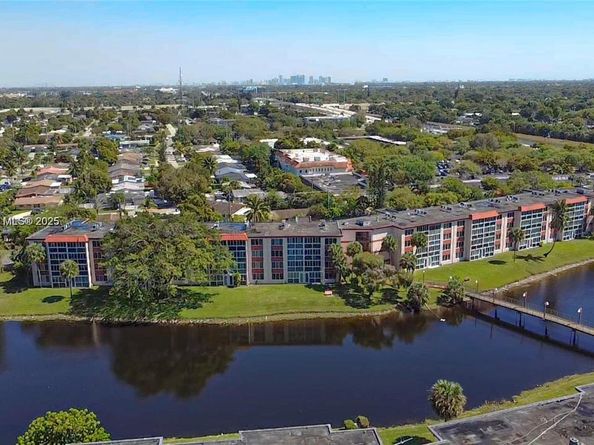 1103 NW 58th Ter 417, Sunrise FL 33313