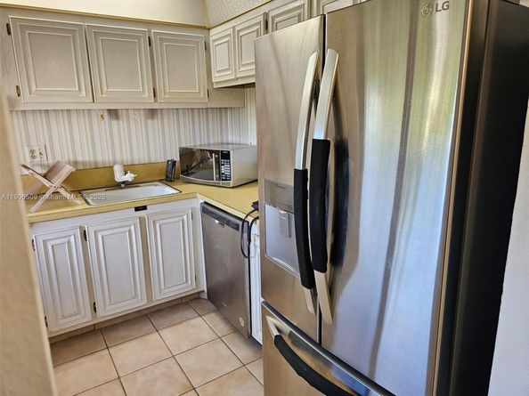 1103 NW 58th Ter 417, Sunrise FL 33313