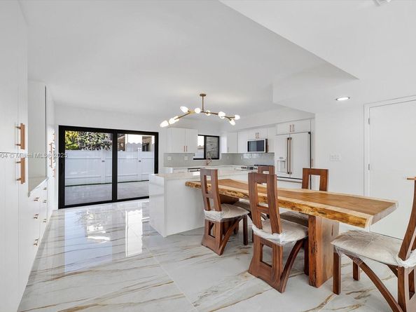 16449 NE 26th Ave 16, North Miami Beach FL 33160
