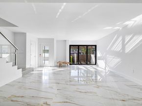 16449 NE 26th Ave 16, North Miami Beach FL 33160