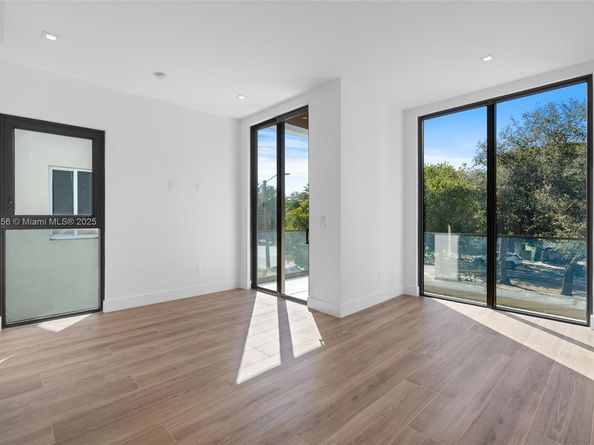1247 SW 13 Ave, Miami FL 33135