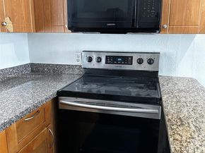 2223 NW 32nd St, Miami FL 33142