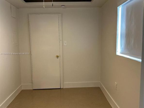 2223 NW 32nd St, Miami FL 33142
