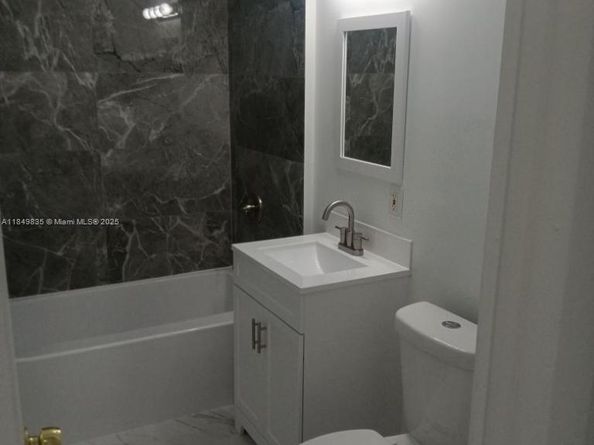 2223 NW 32nd St, Miami FL 33142