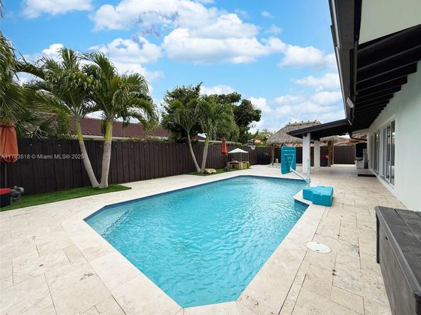 10433 SW 21st Ter, Miami FL 33165