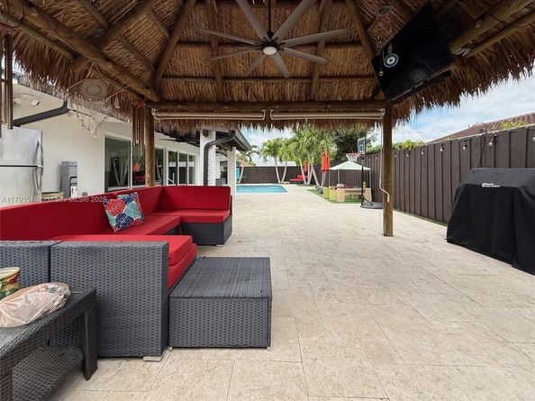 10433 SW 21st Ter, Miami FL 33165