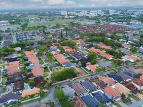 10433 SW 21st Ter, Miami FL 33165