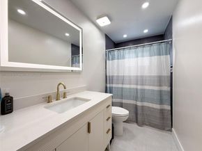 10433 SW 21st Ter, Miami FL 33165
