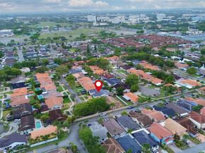 10433 SW 21st Ter, Miami FL 33165