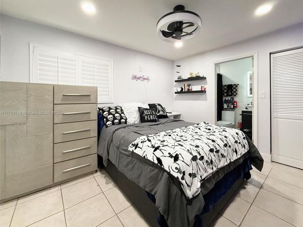 10433 SW 21st Ter, Miami FL 33165